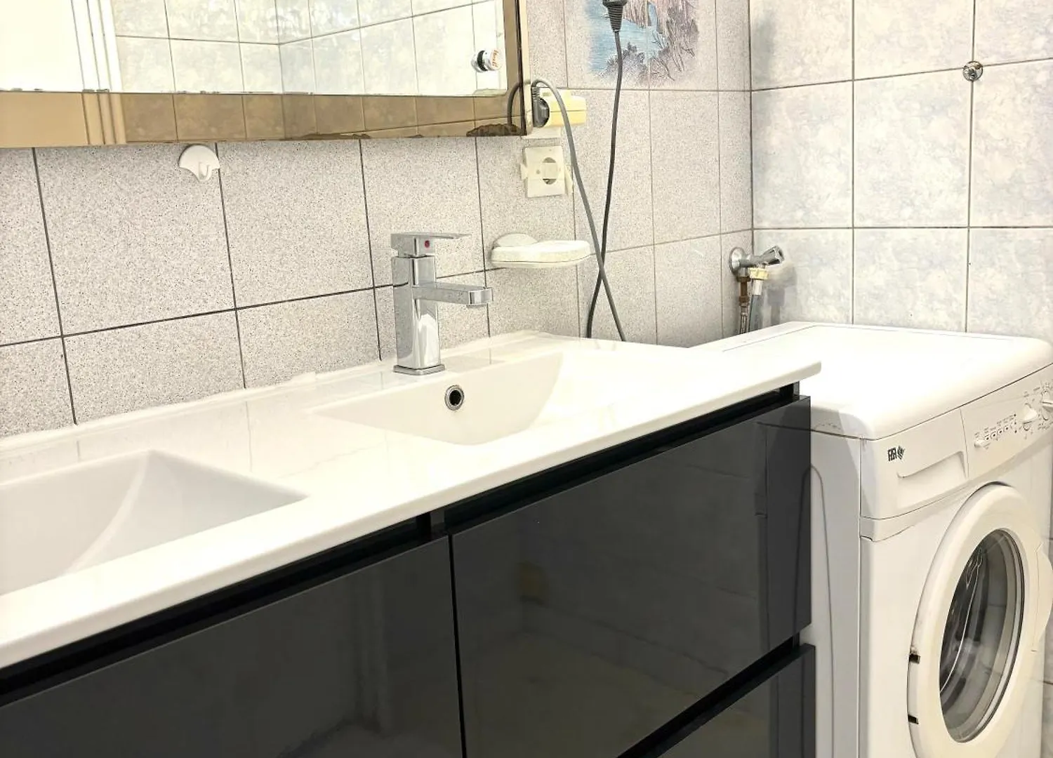 Arena Porte La Chapelle Homestay Paris